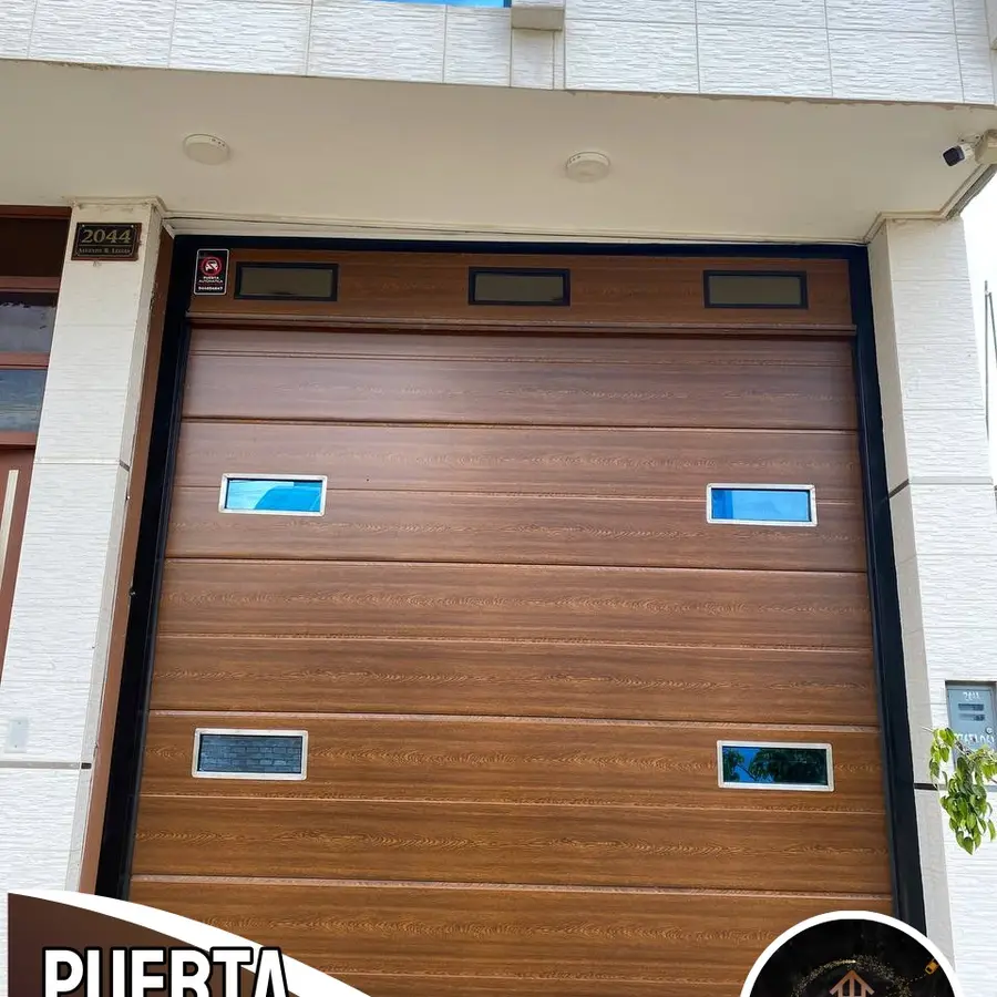 Textura de puerta automática metálica